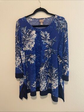 Chico's Royal Blue and White Floral Scoop Neck Tunic